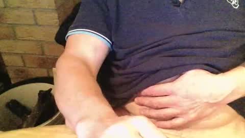 Snapshot of rdrew chatting on 11.22.25 rdrew online show from 11.22.25