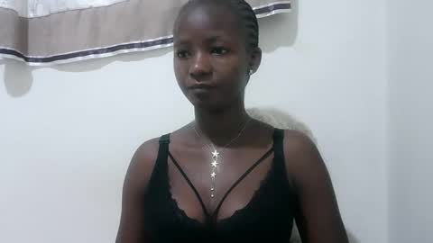 Snapshot of realqueen_ chatting on 10.13.25 queen online show from 10.13.25