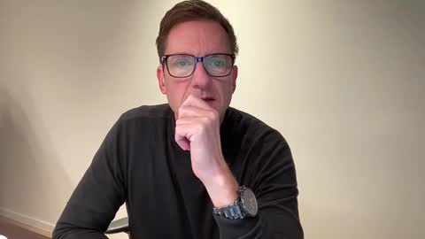 Snapshot of realstuff_ chatting on 12.03.24 realstuff_ online show from 12.03.24