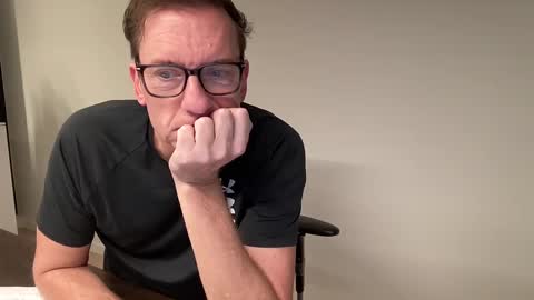 Snapshot of realstuff_ chatting on 12.04.24 realstuff_ online show from 12.04.24