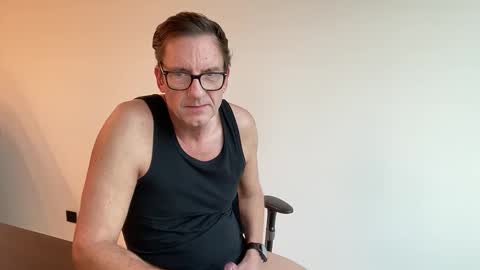 Snapshot of realstuff_ chatting on 11.26.25 realstuff_ online show from 11.26.25