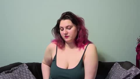 Snapshot of realsweet_goddess chatting on 02.03.25 Realsweet Goddess online show from 02.03.25