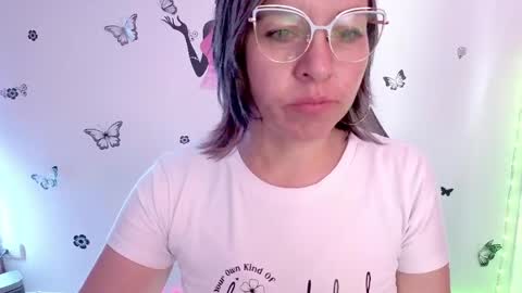 Snapshot of rebbeca09 chatting on 04.10.26 Rebbeca online show from 04.10.26