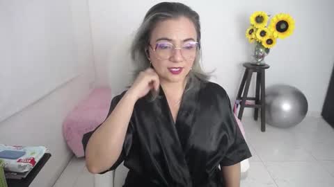 REBECA online show from 12.02.25