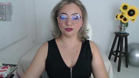 REBECA online show from 01.08.26