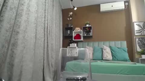 Snapshot of rebecablackx chatting on 11.22.25 rebecablackx online show from 11.22.25