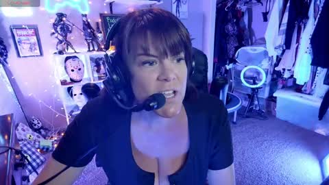Snapshot of rebeccalovexxx chatting on 05.09.26 Rebecca Love online show from 05.09.26