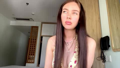 Snapshot of rebeckaehmen chatting on 02.09.26 Kate online show from 02.09.26