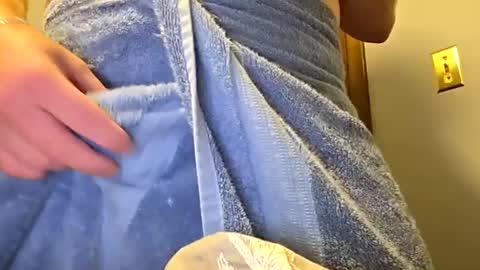 Snapshot of red24devils chatting on 09.30.25 red24devils online show from 09.30.25