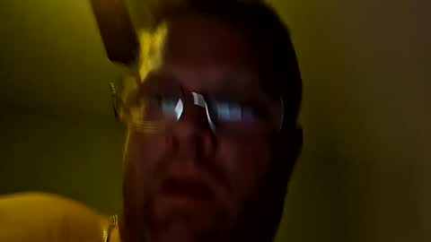 Snapshot of red24devils chatting on 10.28.25 red24devils online show from 10.28.25