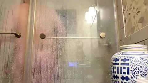 Snapshot of red24devils chatting on 12.18.25 red24devils online show from 12.18.25