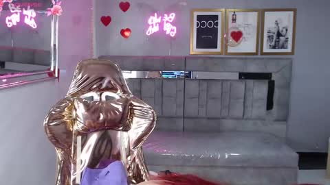 Snapshot of red_bunny_v chatting on 03.08.26 Hi Stream 800am to 200pm online show from 03.08.26