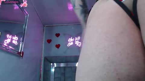 Snapshot of red_bunny_v chatting on 03.08.26 Hi Stream 800am to 200pm online show from 03.08.26