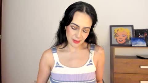 Snapshot of red_flower203 chatting on 12.17.25 red_flower203 online show from 12.17.25