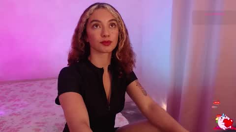 Snapshot of red_velvett0 chatting on 11.20.25 red_velvett0 online show from 11.20.25