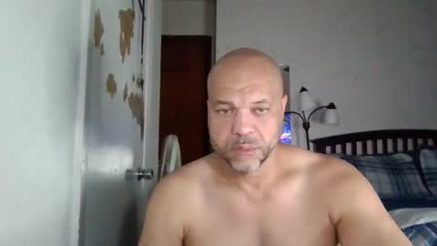 Snapshot of redbone441 chatting on 04.11.26 Redbone online show from 04.11.26