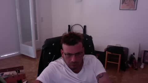 Snapshot of redbonezzzz chatting on 04.26.26 redbonezzzz online show from 04.26.26