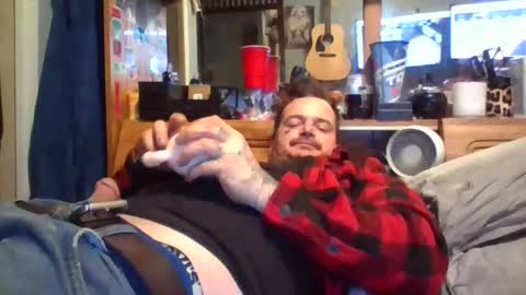 Snapshot of redcrownjewelers chatting on 10.15.25 LUVS-EZ online show from 10.15.25