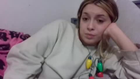 Snapshot of reddwaxx chatting on 12.15.25 reddwaxx online show from 12.15.25