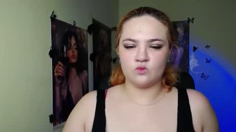 Snapshot of redhotqueen1 chatting on 06.04.26 Rina online show from 06.04.26
