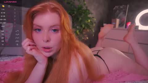 Snapshot of redhotvixen_ chatting on 10.14.25 Sofia online show from 10.14.25