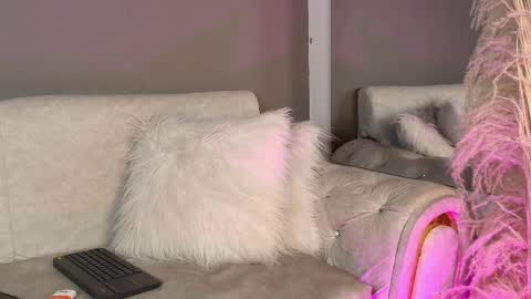 Snapshot of reds_velvet chatting on 03.29.26 RED VELVET online show from 03.29.26