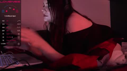 Snapshot of redyari chatting on 01.10.26 Red online show from 01.10.26