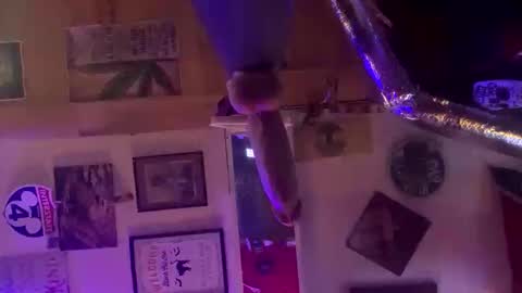 Snapshot of reeferleefer chatting on 12.19.25 Lee online show from 12.19.25