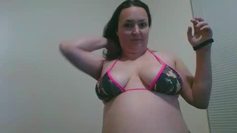 Snapshot of reelfreaky chatting on 12.29.24 shy online show from 12.29.24