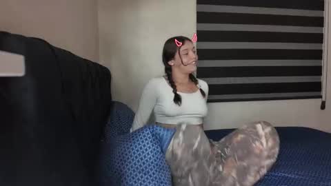 Snapshot of reenatheplug chatting on 04.06.26 ReenaThePlug online show from 04.06.26