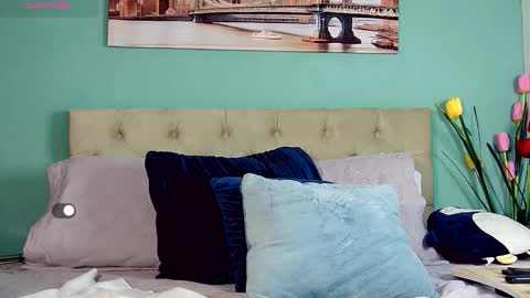 Snapshot of reese_yanella chatting on 03.08.26 Yanella online show from 03.08.26