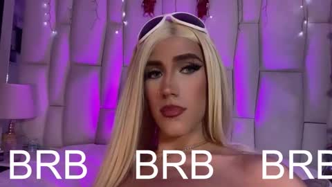 Snapshot of regiina_doll chatting on 01.07.26 regiina_doll online show from 01.07.26