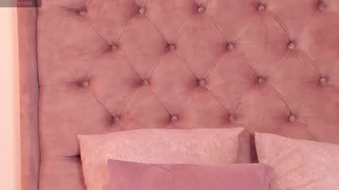 Snapshot of regina_noctixx chatting on 11.17.25 Regina online show from 11.17.25