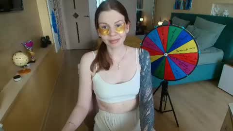 Snapshot of reginasparkle chatting on 08.06.26 Regina online show from 08.06.26