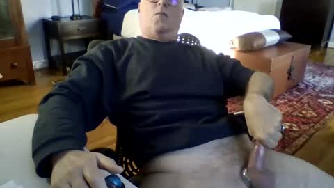 Snapshot of regularguynola chatting on 12.24.24 RegularGuyNOLA online show from 12.24.24