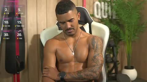 Snapshot of reik_von chatting on 05.22.26 Reik online show from 05.22.26