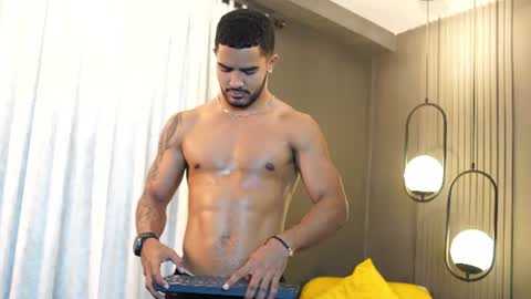 Snapshot of reik_von chatting on 06.19.26 Reik online show from 06.19.26