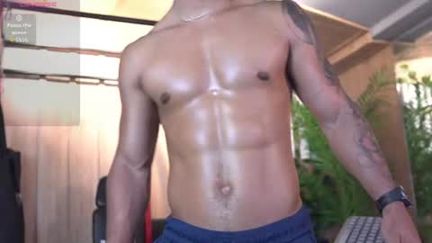 Snapshot of reik_von chatting on 07.29.26 Reik online show from 07.29.26