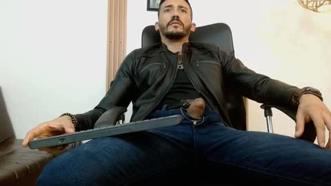 Snapshot of reiko_85_ chatting on 02.15.25 REIKO online show from 02.15.25