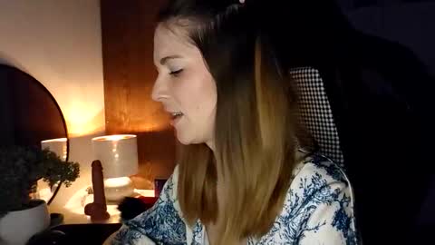 Snapshot of reileyfoxx chatting on 05.01.26 Reiley online show from 05.01.26