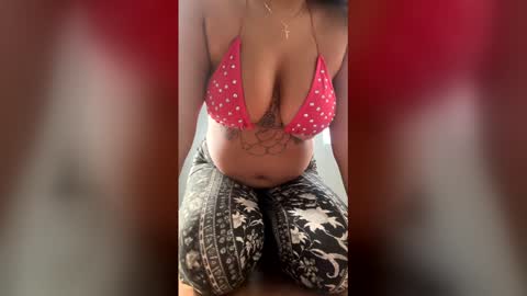 reinaassss online show from 12.22.25