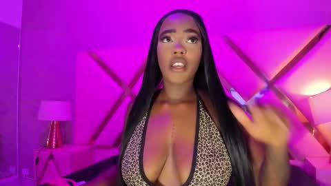 Snapshot of reinamiah chatting on 09.14.25 Miah online show from 09.14.25