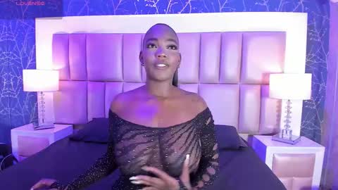 Snapshot of reinamiah chatting on 10.24.25 Miah online show from 10.24.25