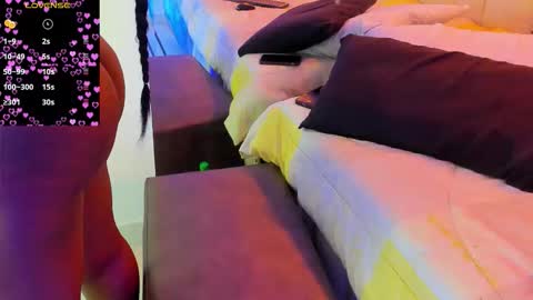 Snapshot of reinamiah chatting on 11.21.25 Miah online show from 11.21.25