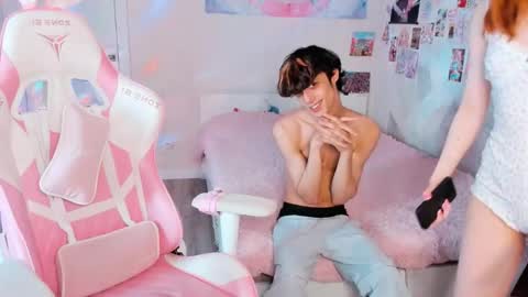 Remi Pawx online show from 04.25.26