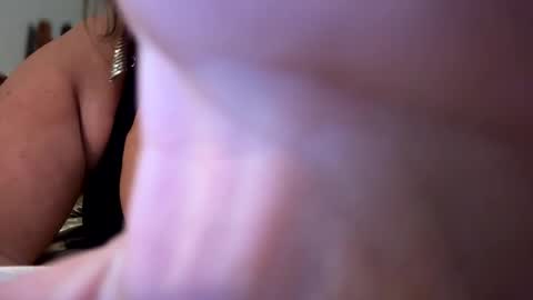 Snapshot of remmissecrets chatting on 12.27.24 remmissecrets online show from 12.27.24