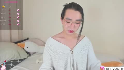 Snapshot of ren_yoonn chatting on 09.14.25 Ren online show from 09.14.25
