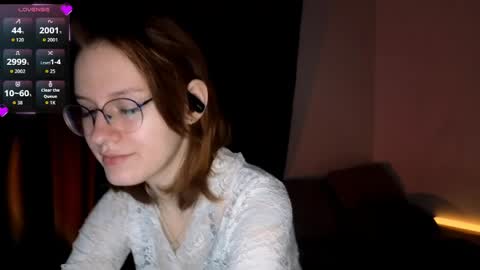 Snapshot of renaeblaski chatting on 05.10.26 Claire online show from 05.10.26