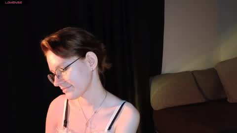 Snapshot of renaeblaski chatting on 05.31.26 Claire online show from 05.31.26