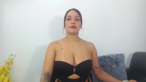 renatabrownn28 online show from 04.05.26